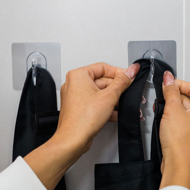 Colgador Plástico Adhesivo Grande- REF. 223 P - Imagen 2